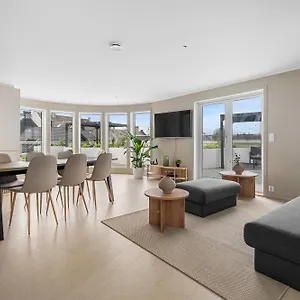 https://nordic-nights-3br-with-balcony.hotelsinbergen.net
